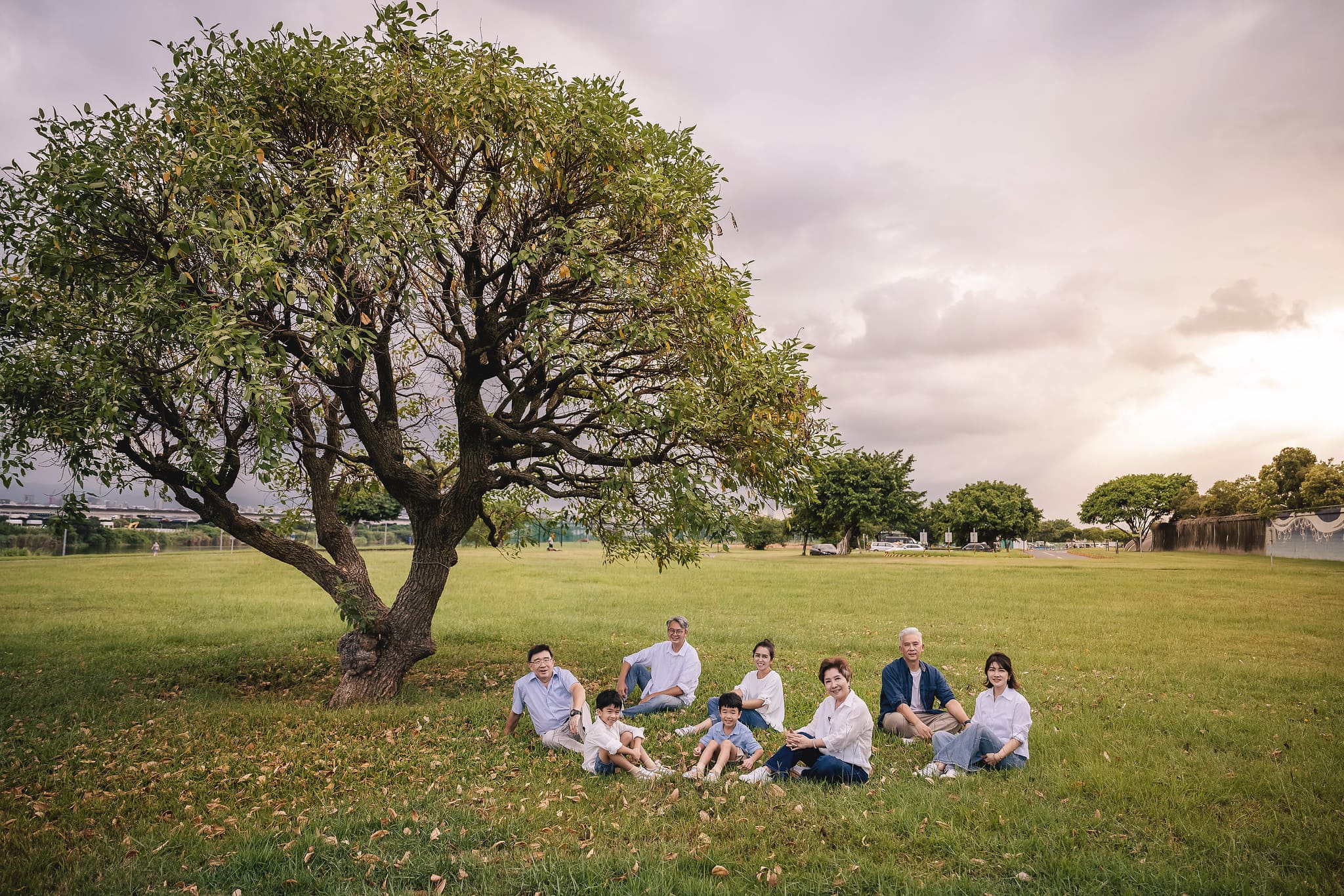 全家福照怎麼拍？6款全家福照片風格、拍攝費用、常見問題一覽！ - 綠攝影像
